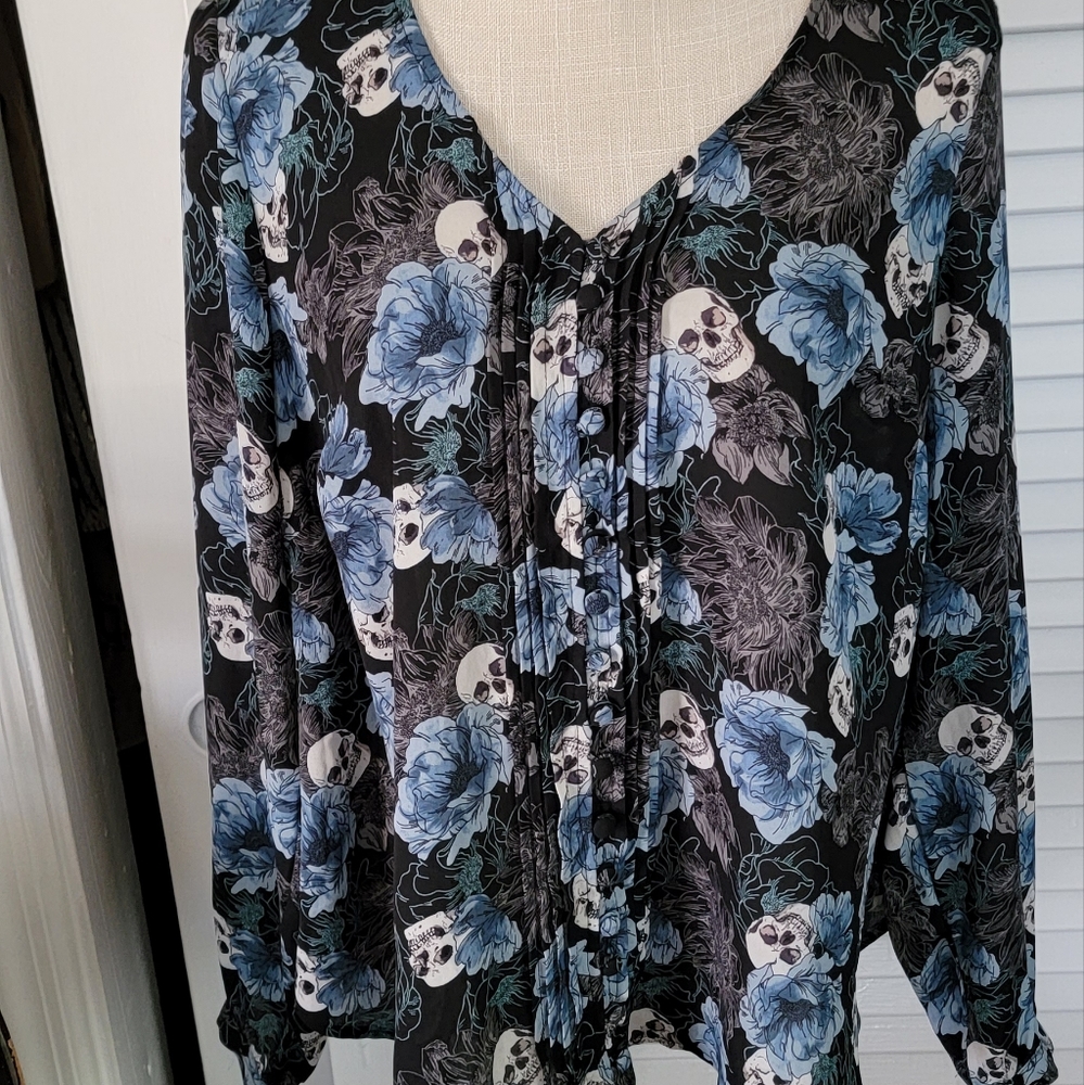 Skull blouse